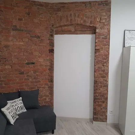 Centrum Półwiejska 11b *